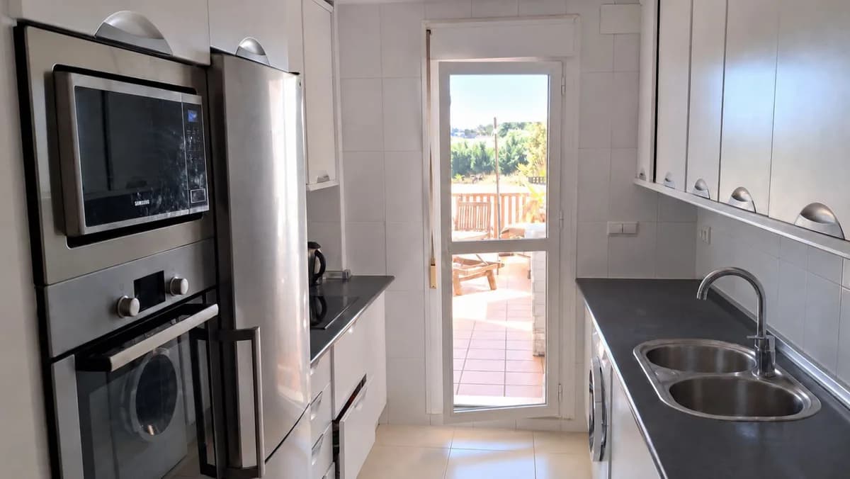 2 Bedroom Ground Floor Apartment for Sale in Miraflores, Málaga - Image 9
