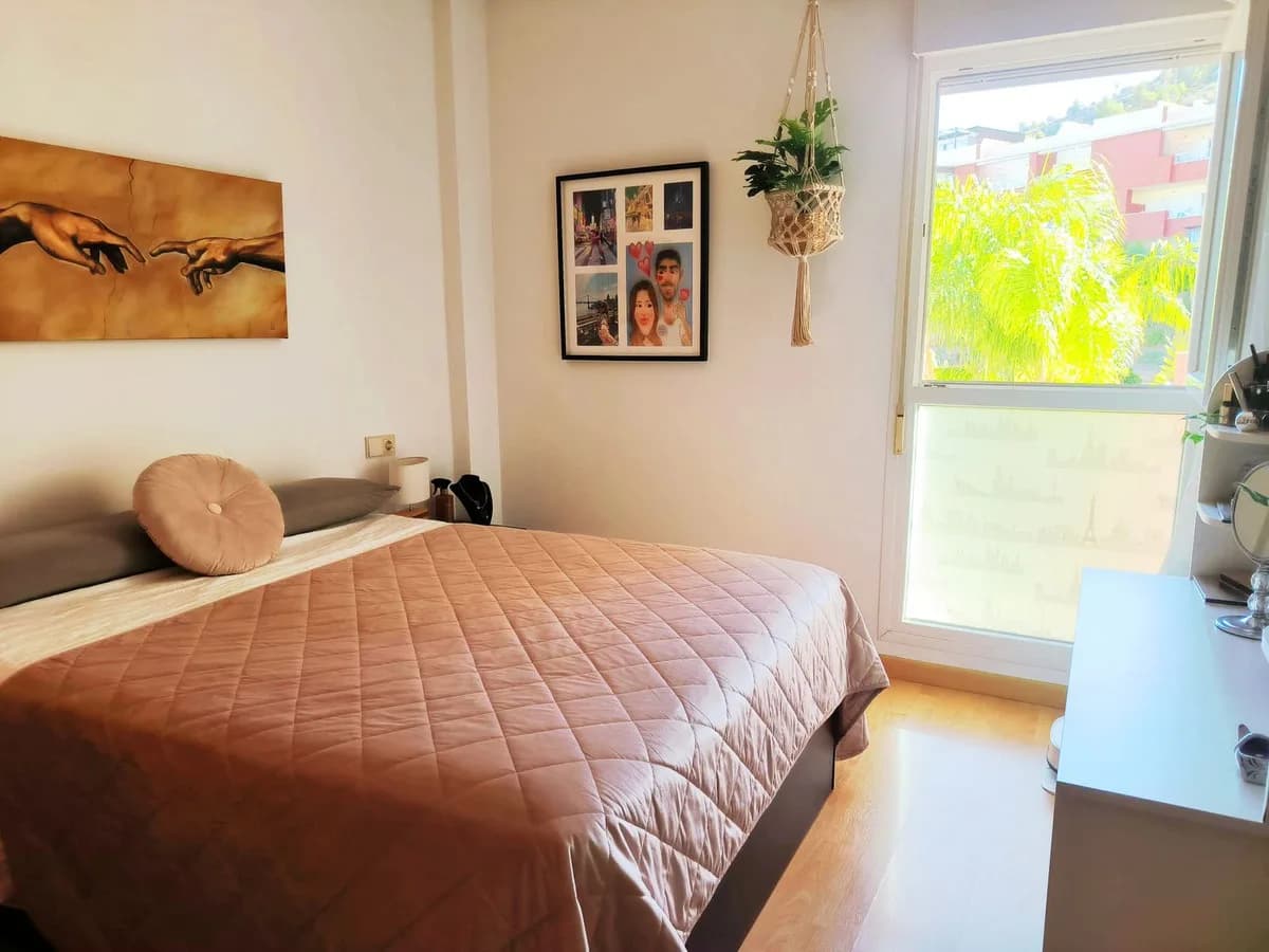 2 Bedroom Middle Floor Apartment for Sale in Arroyo de la Miel, Málaga - Image 9