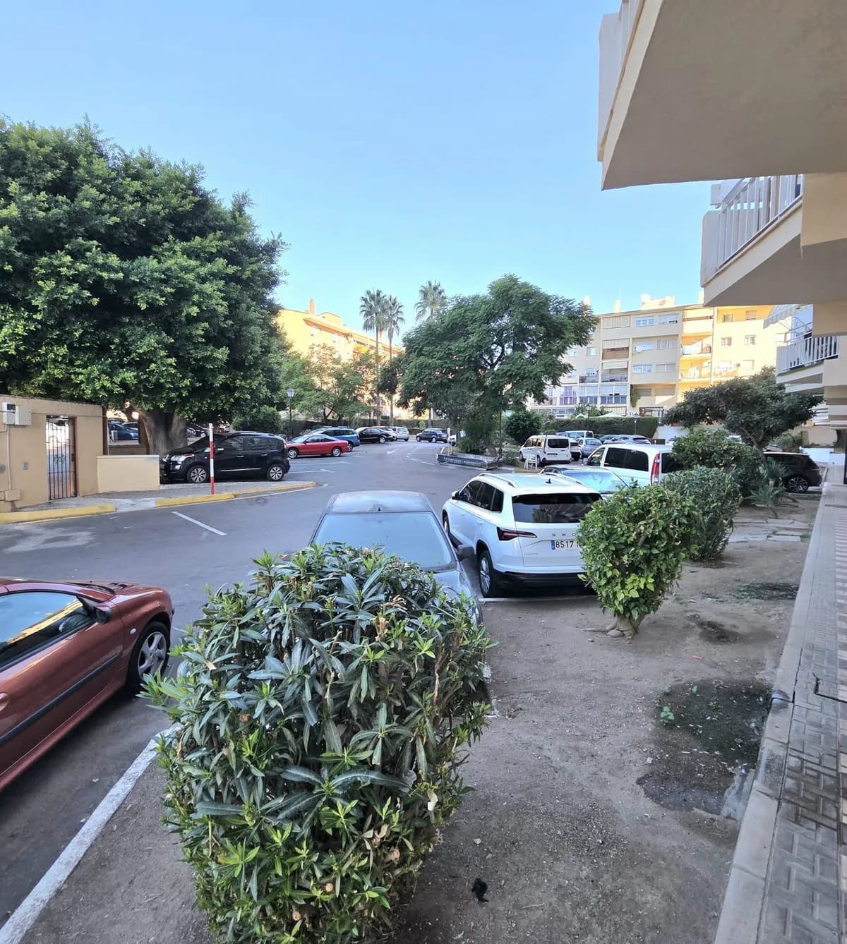 2 Bedroom Middle Floor Apartment for Sale in Benalmadena, Málaga - Image 5