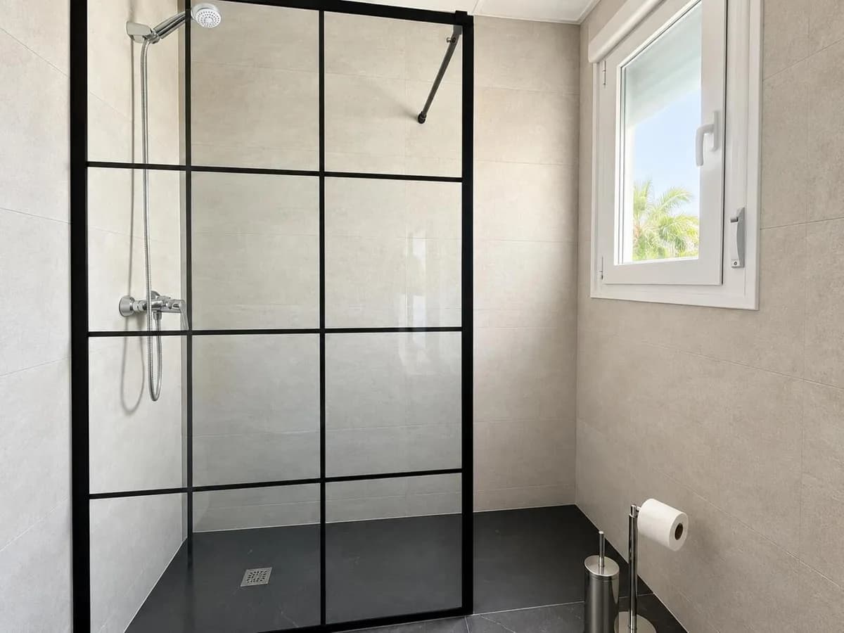 2 Bedroom Penthouse for Sale in Nueva Andalucía, Málaga - Image 9