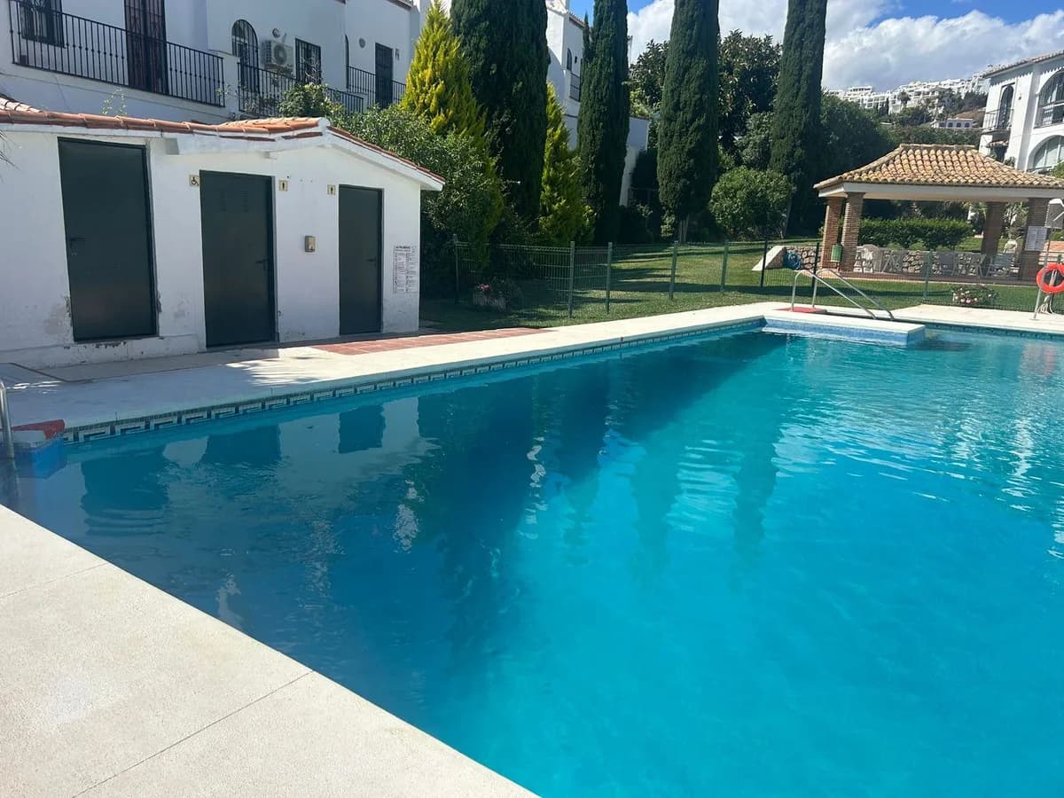 2 Bedroom Top Floor Apartment for Sale in Riviera del Sol, Málaga - Image 6