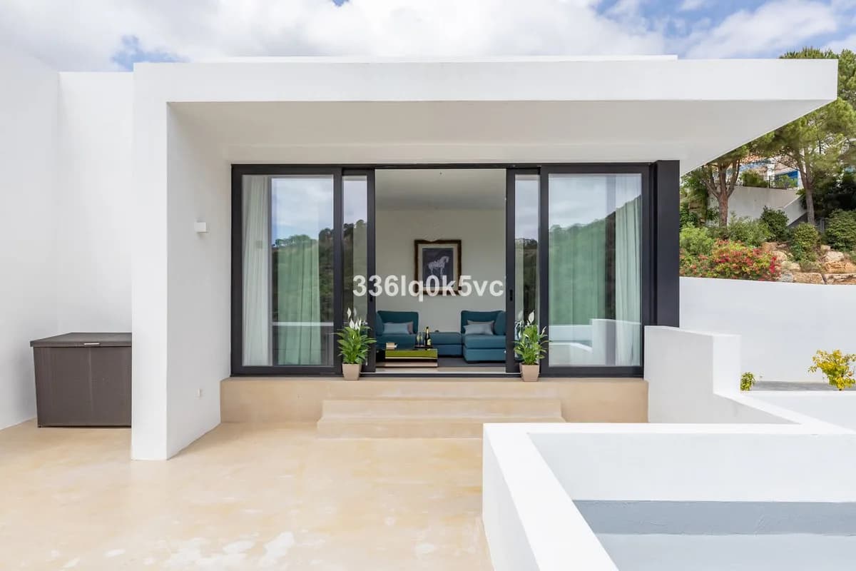 6 Bedroom Detached Villa for Sale in Benahavís, Málaga - Image 9