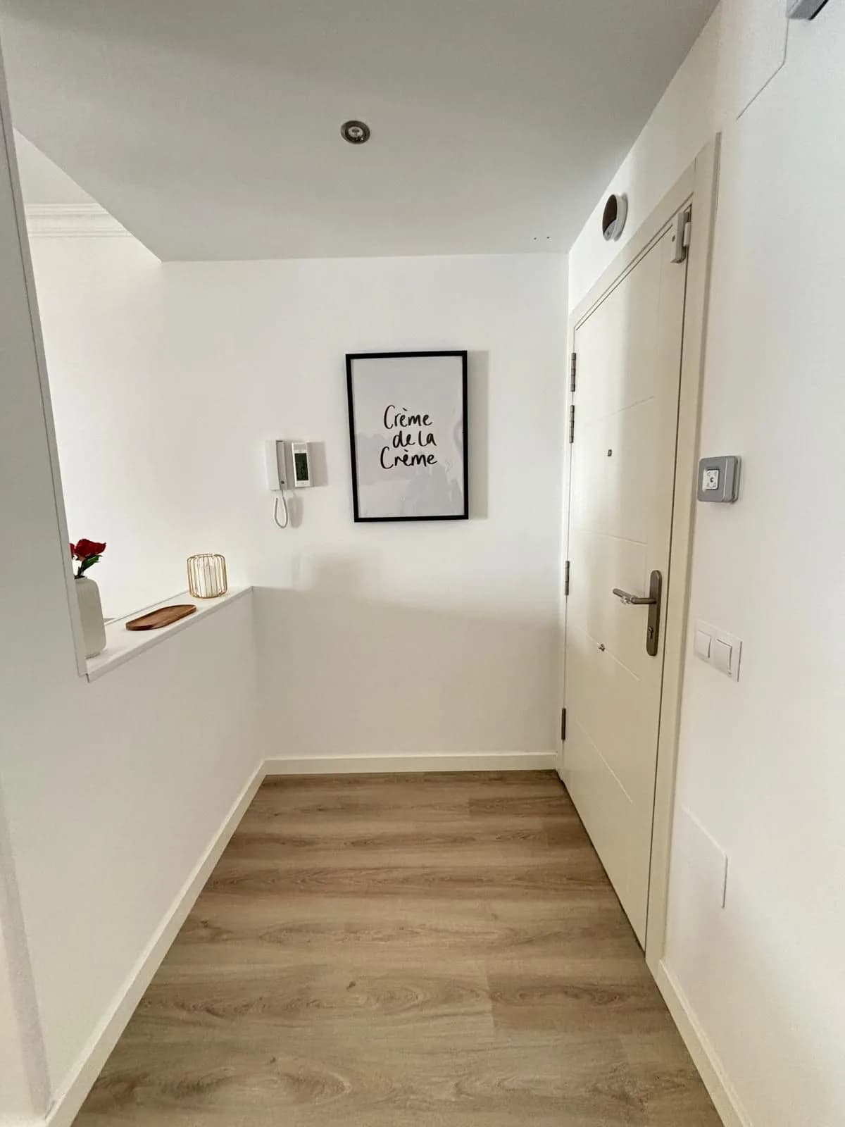 3 Bedroom Middle Floor Apartment for Sale in Marbella, Málaga - Image 5
