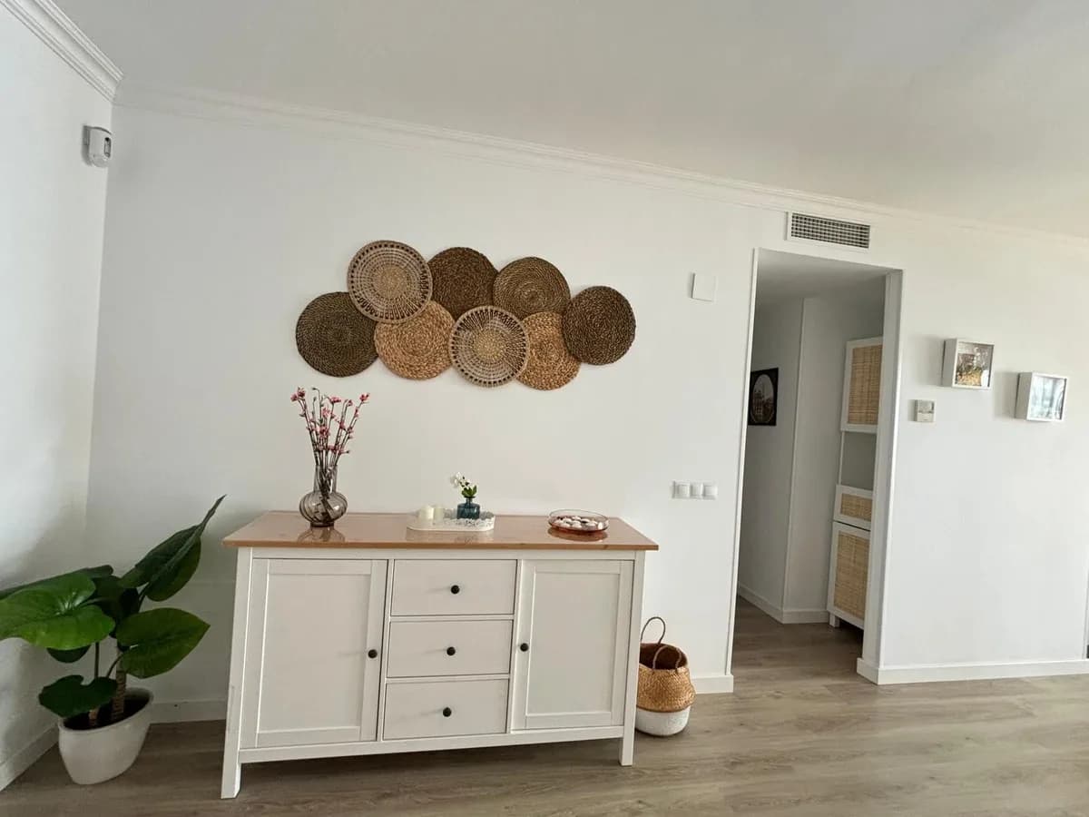 3 Bedroom Middle Floor Apartment for Sale in Marbella, Málaga - Image 6