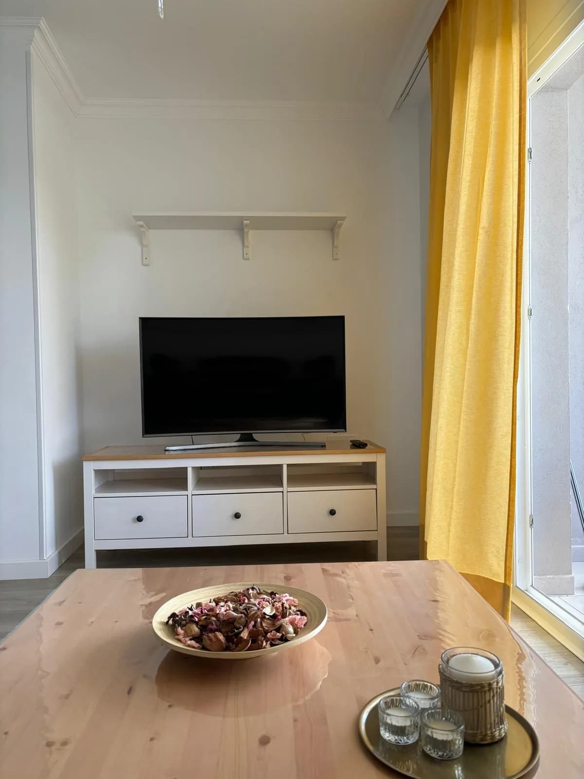 3 Bedroom Middle Floor Apartment for Sale in Marbella, Málaga - Image 9