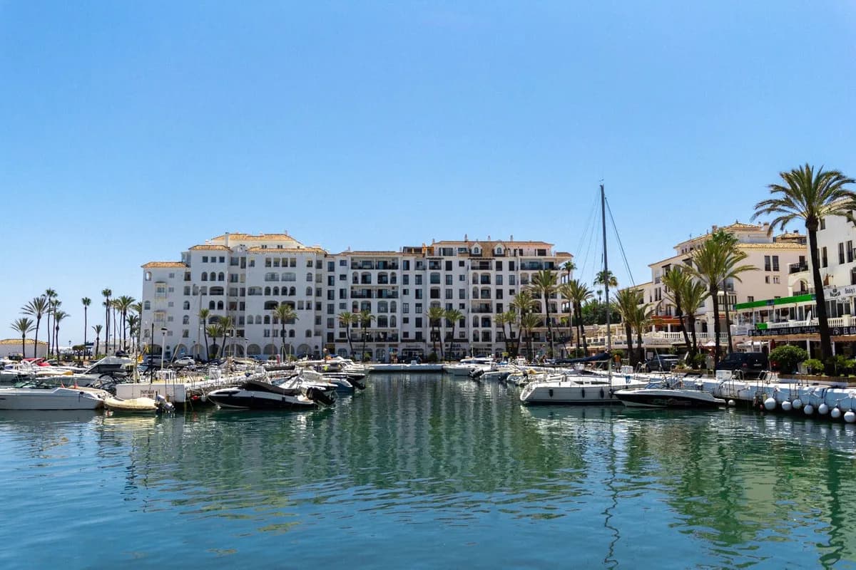 2 Bedroom Ground Floor Apartment for Sale in Casares, Málaga