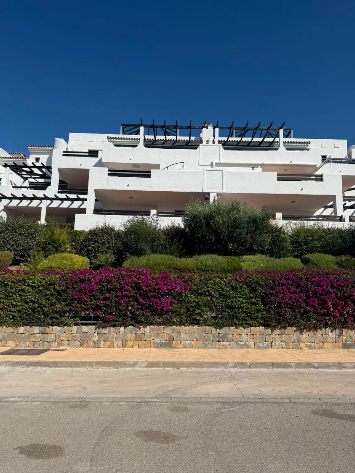 2 Bedroom Ground Floor Apartment for Sale in Casares, Málaga - Image 3