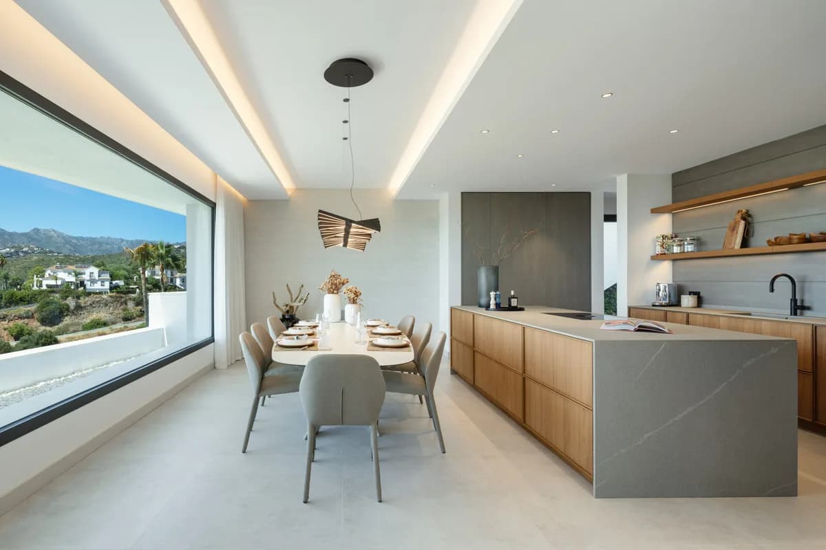 4 Bedroom Detached Villa for Sale in El Rosario, Málaga - Image 7
