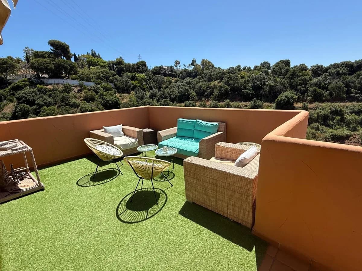 2 Bedroom Penthouse Duplex for Sale in Marbella, Málaga - Image 3