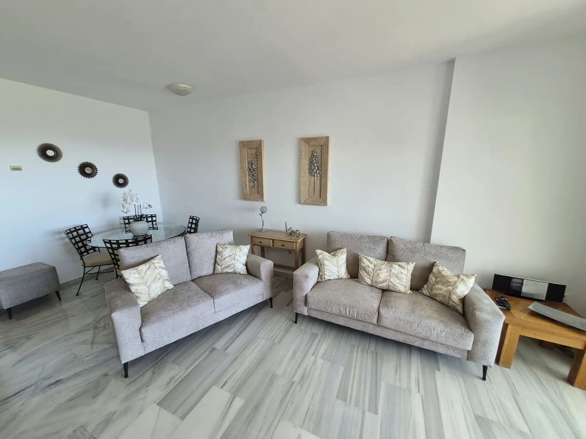 2 Bedroom Middle Floor Apartment for Sale in Miraflores, Málaga - Image 8