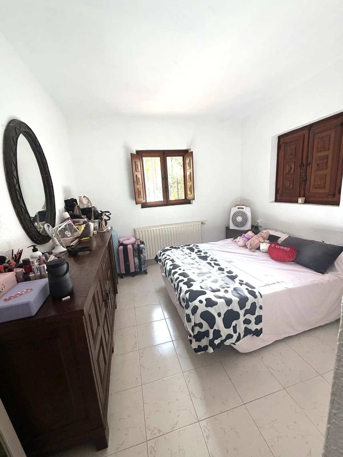 6 Bedroom Detached Villa for Sale in Elviria, Málaga - Image 4