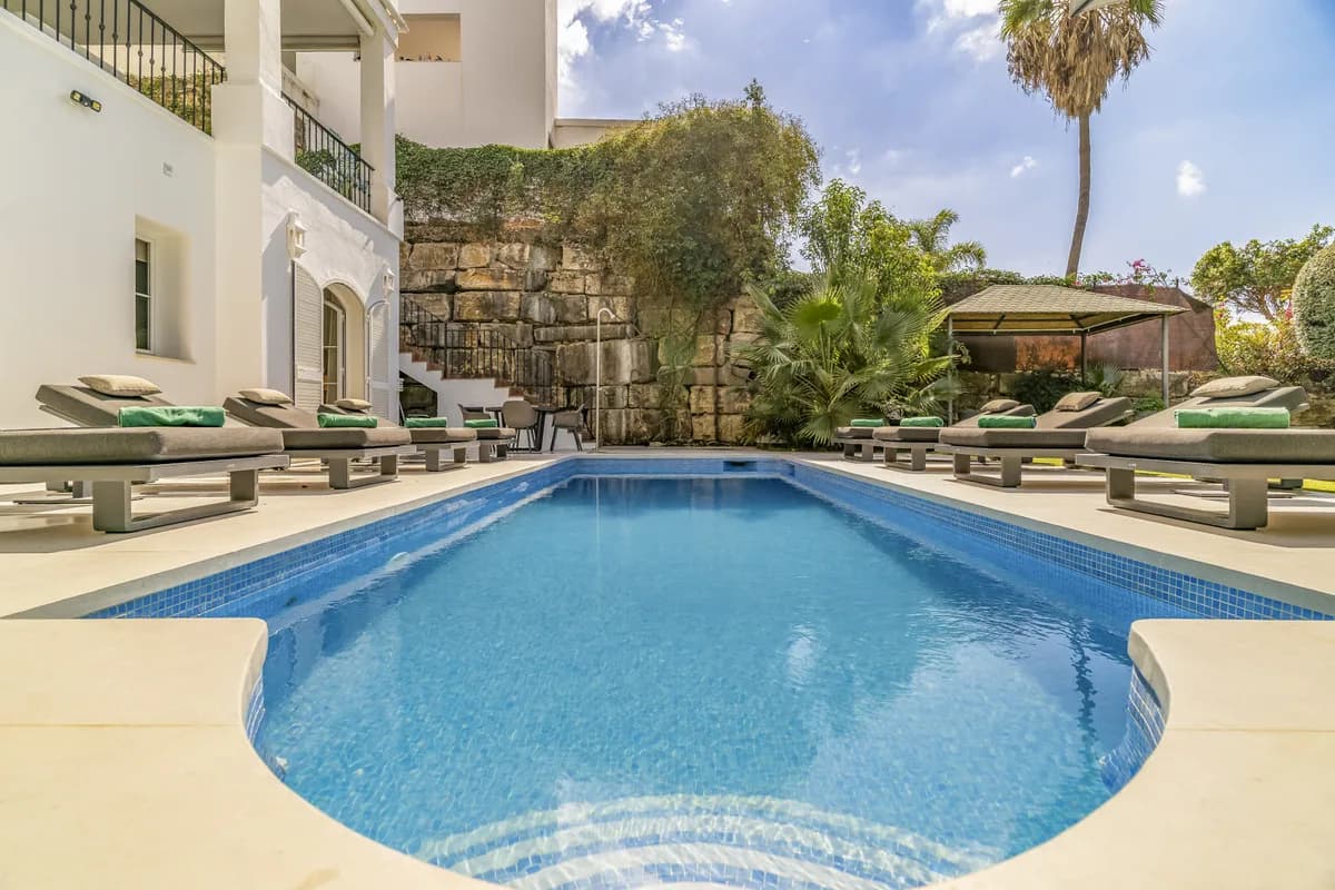 4 Bedroom Detached Villa for Sale in Istán, Málaga - Image 7