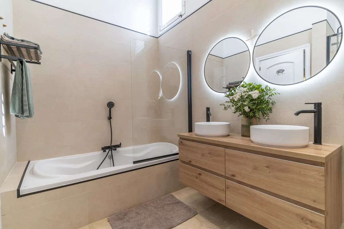 4 Bedroom Detached Villa for Sale in Istán, Málaga - Image 9