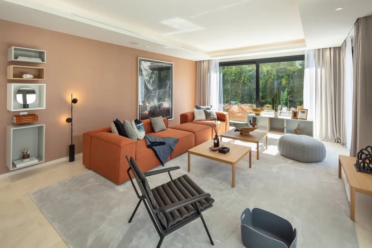 5 Bedroom Detached Villa for Sale in Nueva Andalucía, Málaga - Image 7