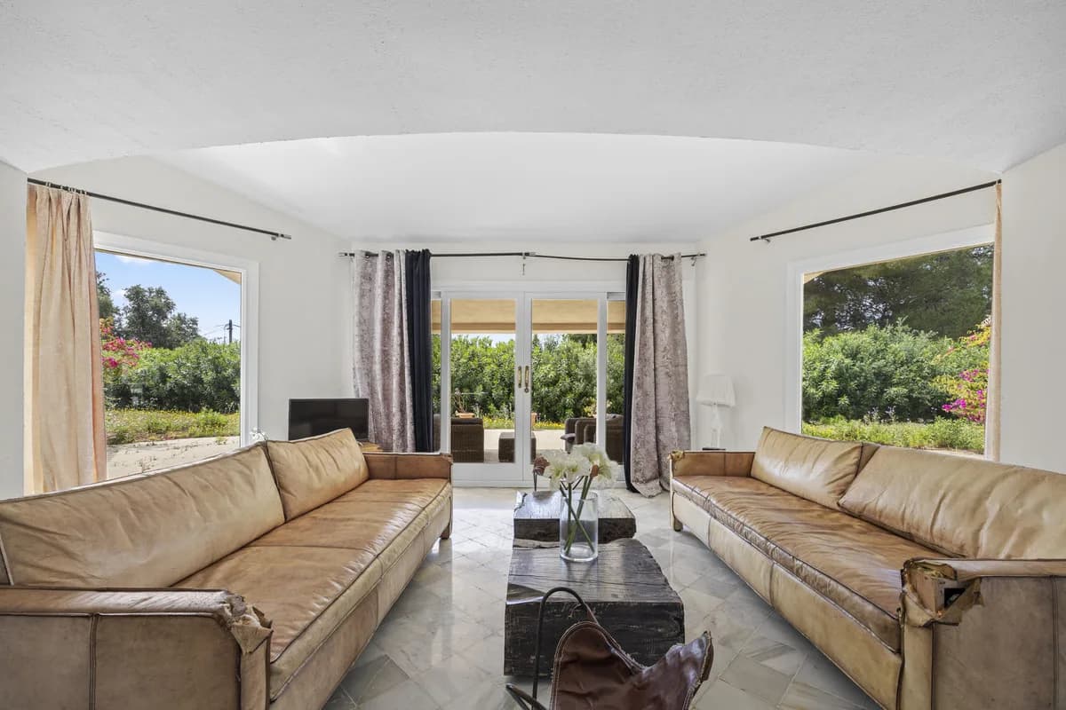 3 Bedroom Detached Villa for Sale in Benahavís, Málaga - Image 4