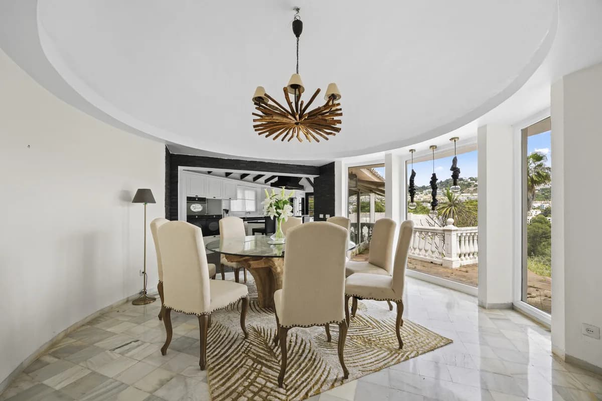 3 Bedroom Detached Villa for Sale in Benahavís, Málaga - Image 5