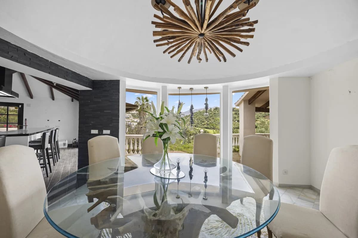 3 Bedroom Detached Villa for Sale in Benahavís, Málaga - Image 6