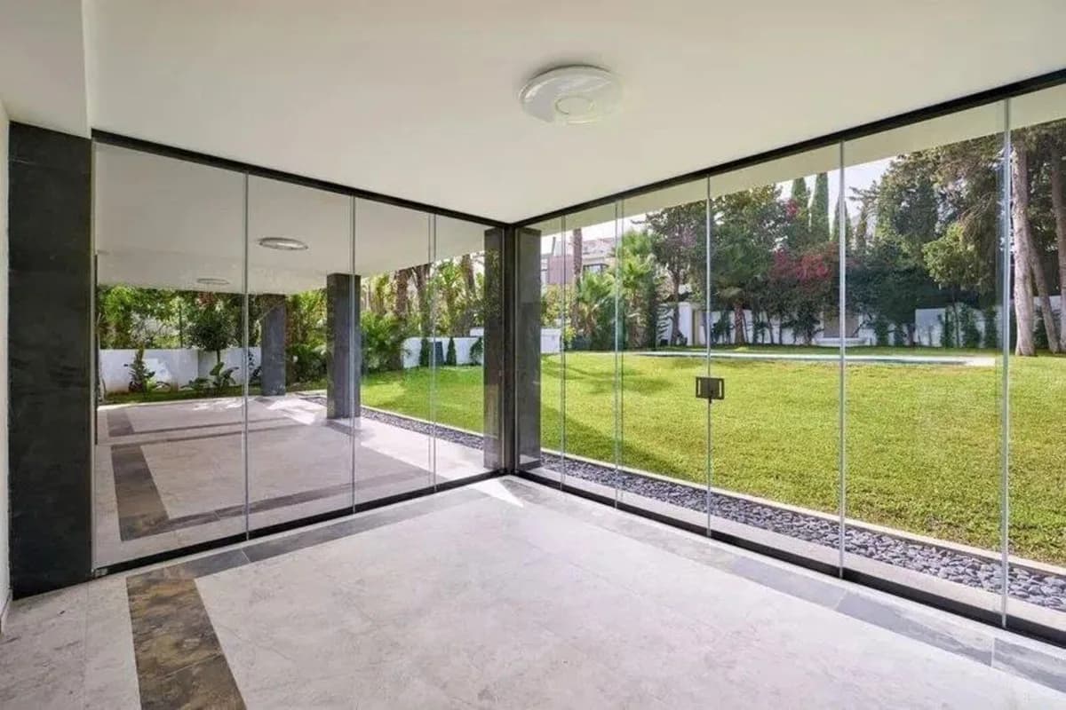 5 Bedroom Detached Villa for Sale in Nagüeles, Málaga - Image 9