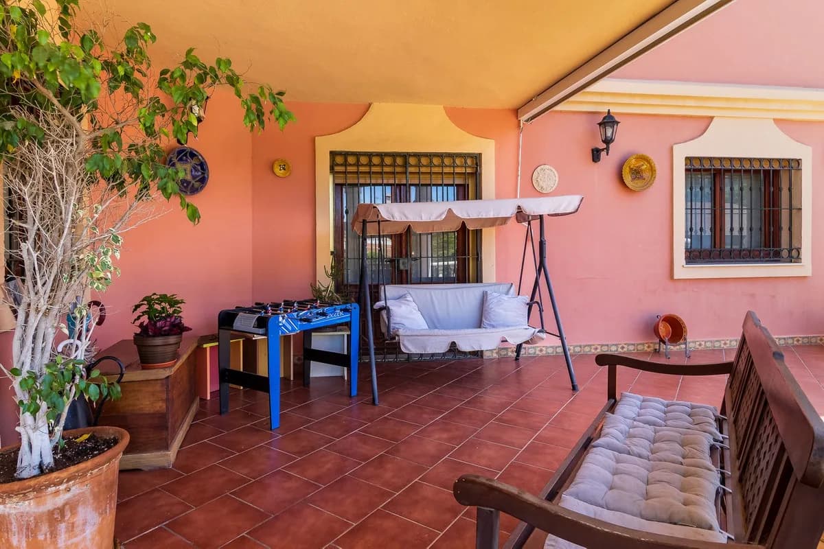 4 Bedroom Detached Villa for Sale in Torremolinos, Málaga - Image 5