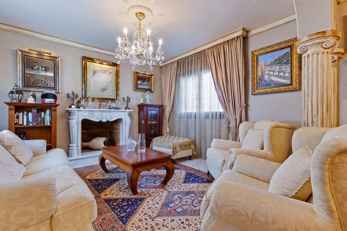 4 Bedroom Detached Villa for Sale in Torremolinos, Málaga - Image 8