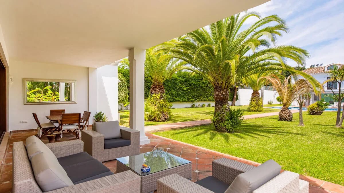 6 Bedroom Detached Villa for Sale in Guadalmina Baja, Málaga - Image 5