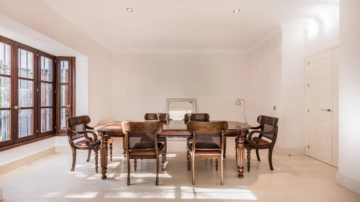 6 Bedroom Detached Villa for Sale in Guadalmina Baja, Málaga - Image 6