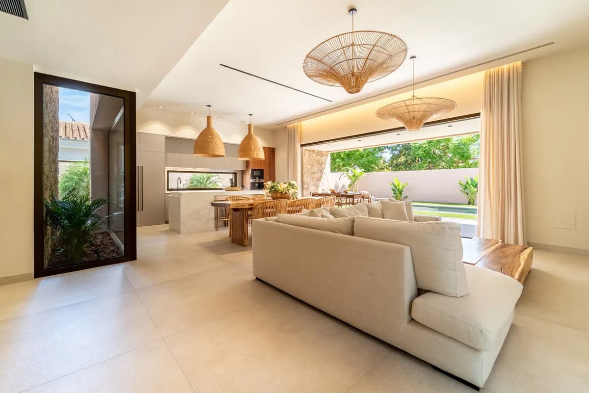 3 Bedroom Detached Villa for Sale in Churriana, Málaga - Image 3