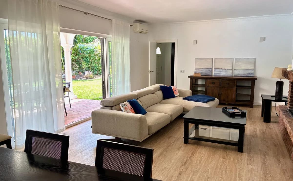 3 Bedroom Detached Villa for Sale in Estepona, Málaga - Image 6