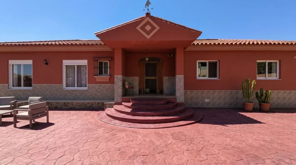 6 Bedroom Detached Villa for Sale in La Cala de Mijas, Málaga