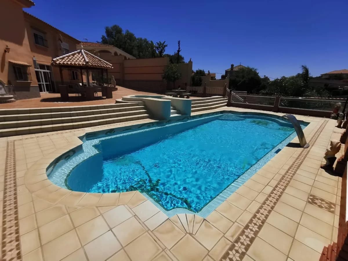 6 Bedroom Detached Villa for Sale in La Cala de Mijas, Málaga - Image 6