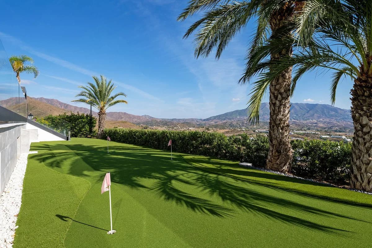 4 Bedroom Detached Villa for Sale in Mijas, Málaga - Image 7