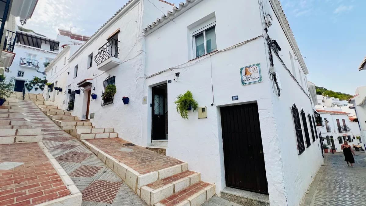 3 Bedroom Townhouse for Sale in Mijas, Málaga - Image 2