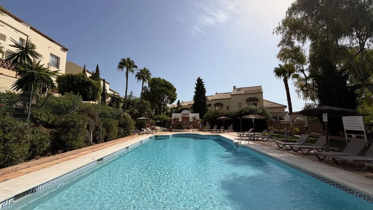 4 Bedroom Townhouse for Sale in Nueva Andalucía, Málaga - Image 2