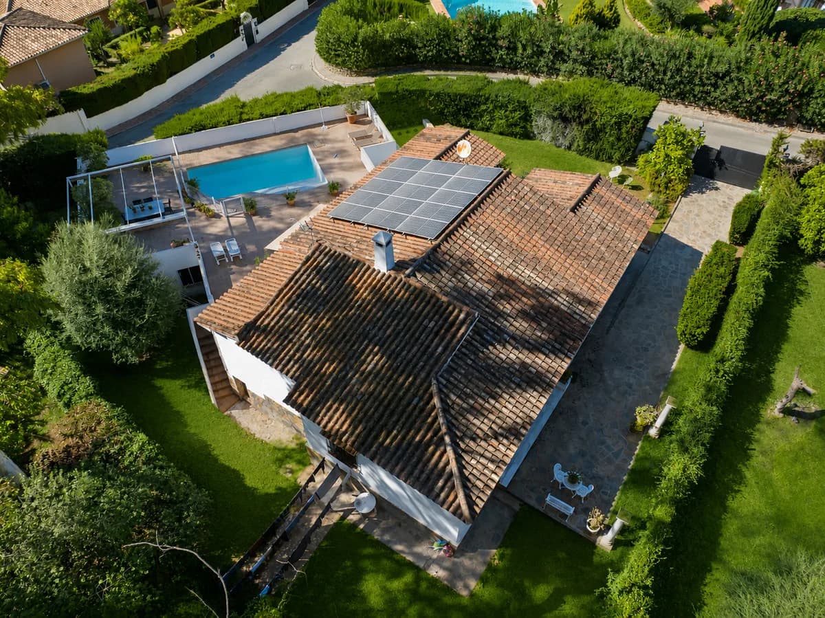 4 Bedroom Detached Villa for Sale in Marbella, Málaga - Image 2