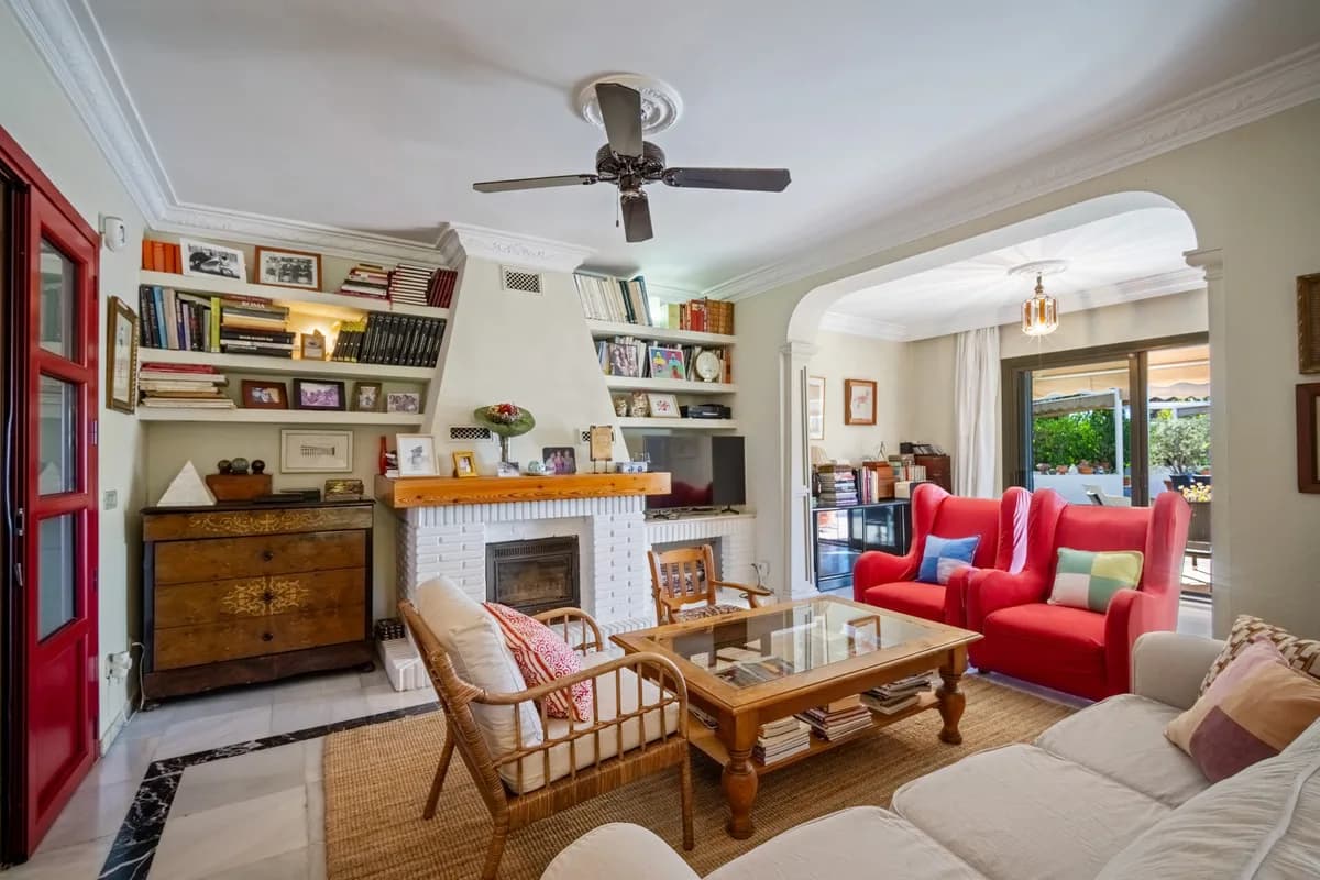 4 Bedroom Detached Villa for Sale in Marbella, Málaga - Image 6