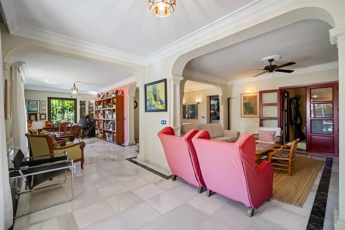 4 Bedroom Detached Villa for Sale in Marbella, Málaga - Image 9