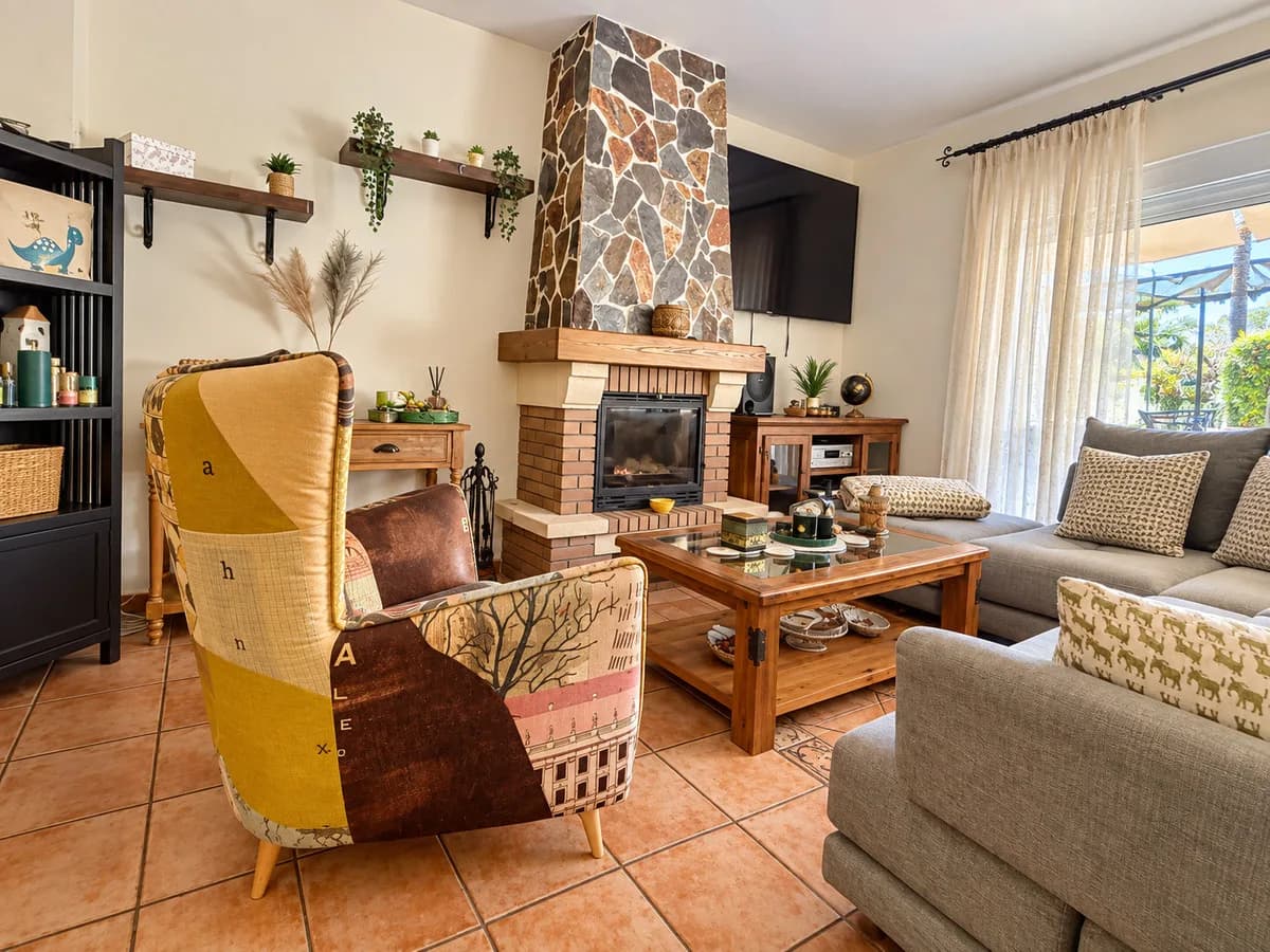 4 Bedroom Townhouse for Sale in Estepona, Málaga - Image 6