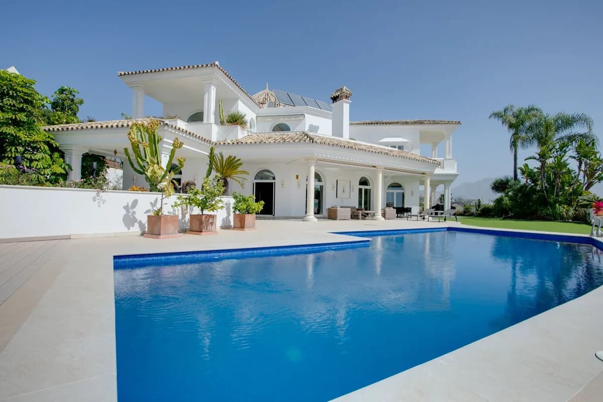 5 Bedroom Detached Villa for Sale in Benahavís, Málaga - Image 2