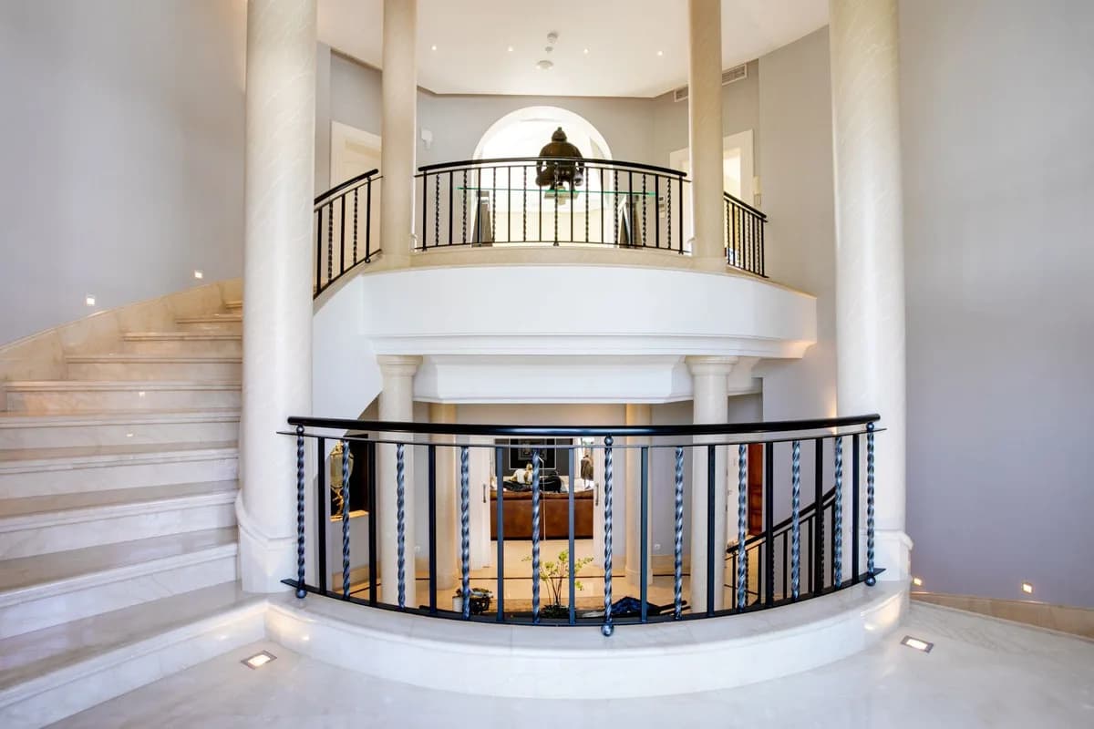 5 Bedroom Detached Villa for Sale in Benahavís, Málaga - Image 5