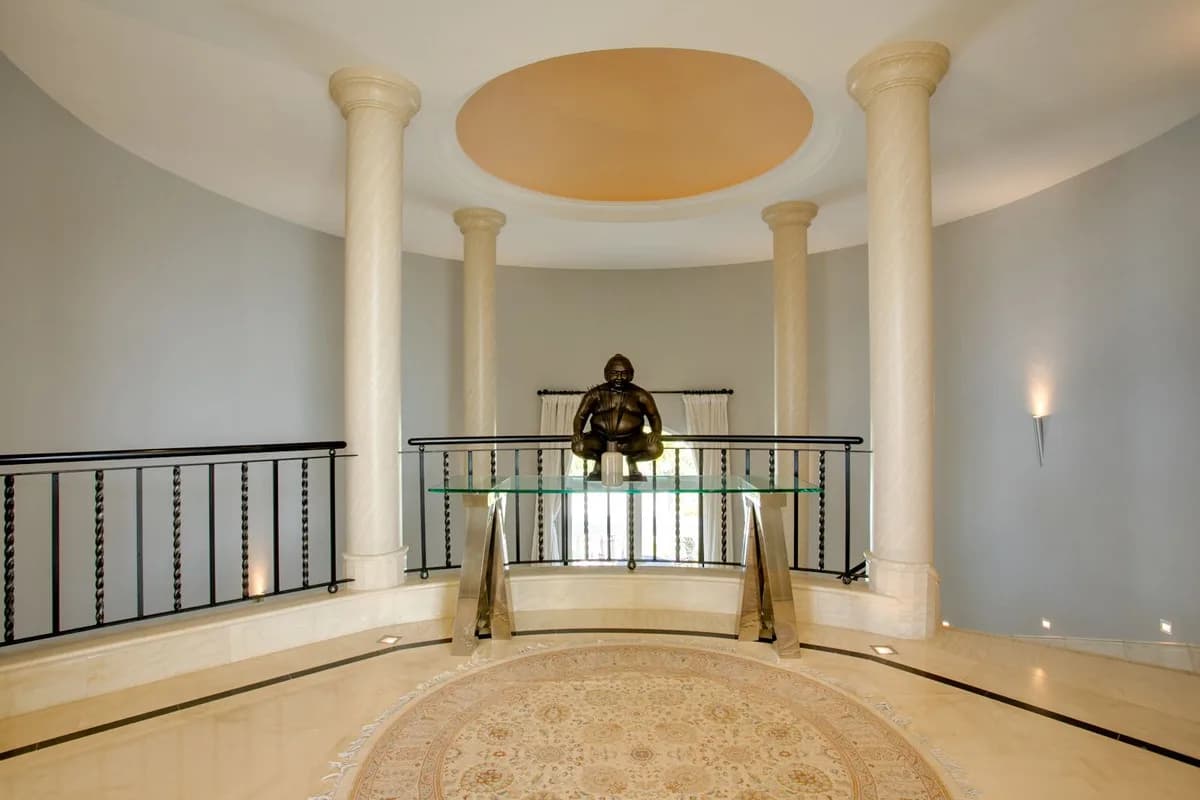 5 Bedroom Detached Villa for Sale in Benahavís, Málaga - Image 6