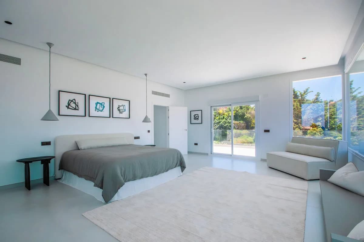 4 Bedroom Detached Villa for Sale in La Mairena, Málaga - Image 7