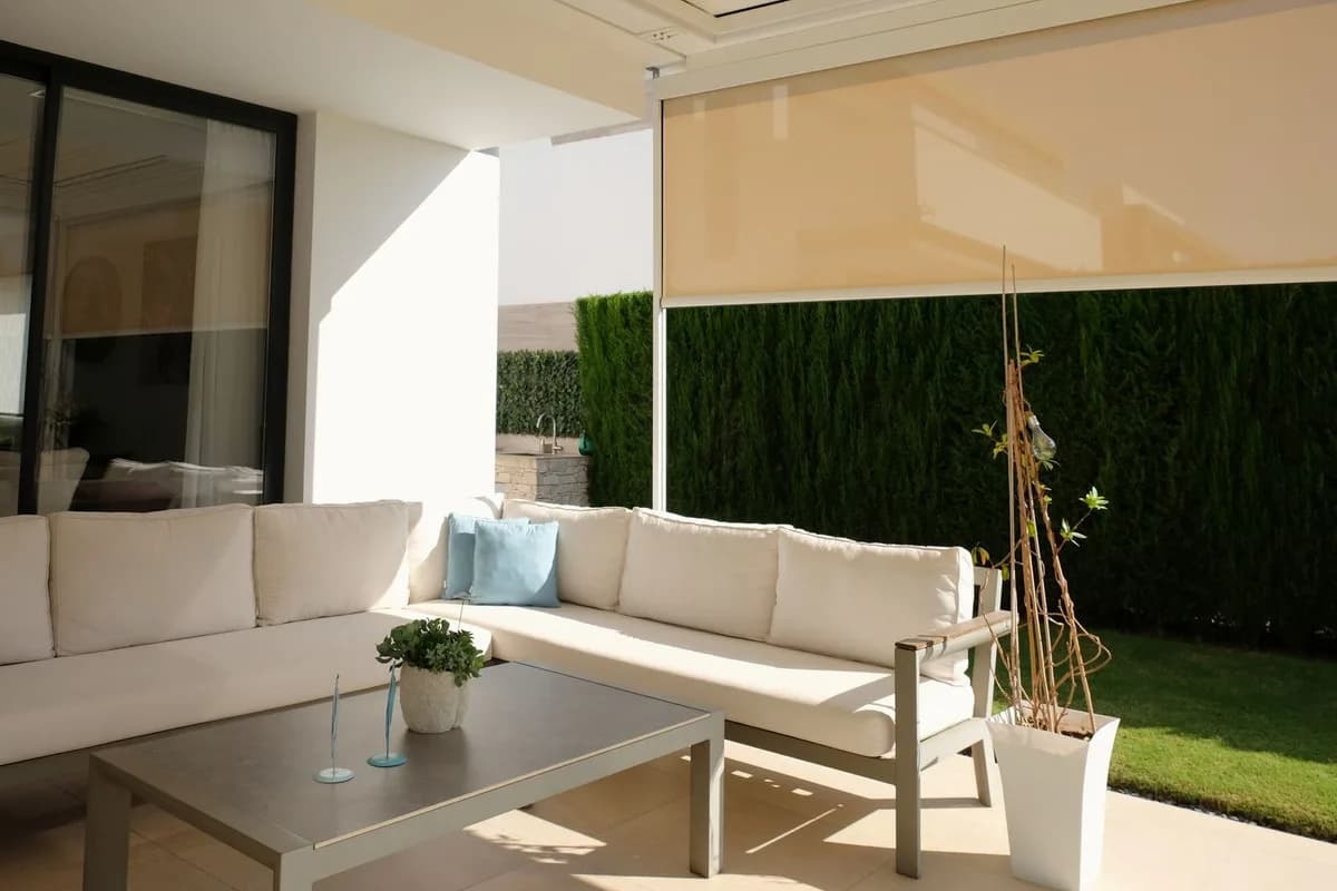 3 Bedroom Semi-Detached House for Sale in Selwo, Málaga - Image 3