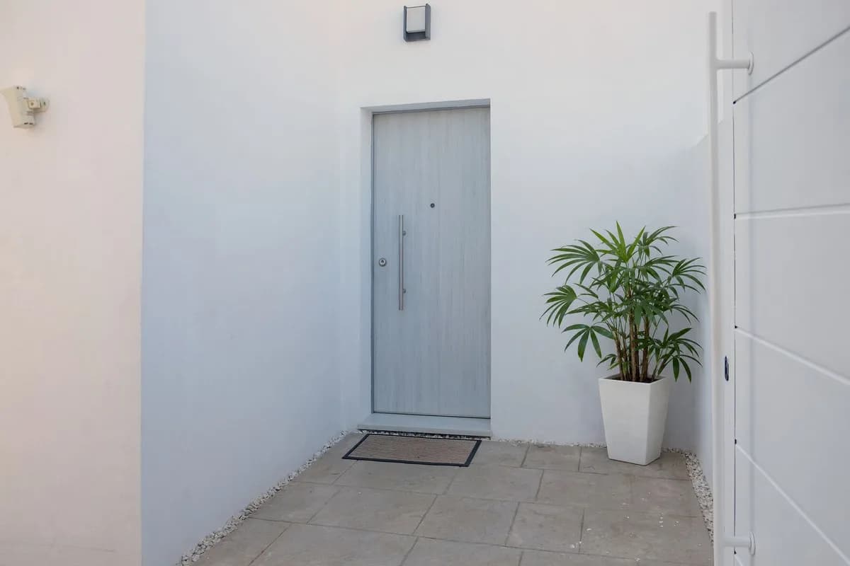 3 Bedroom Semi-Detached House for Sale in Selwo, Málaga - Image 8