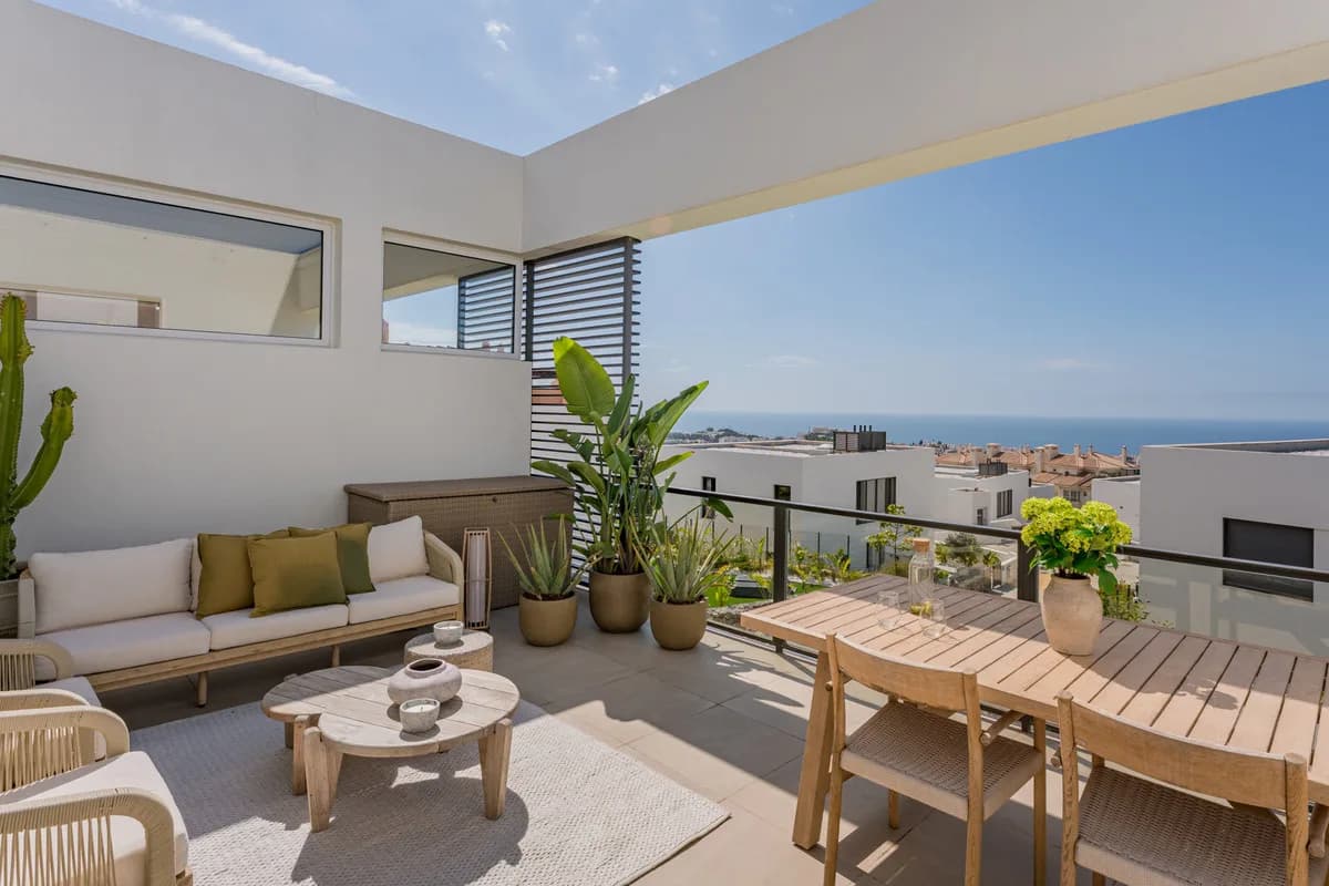 3 Bedroom Semi-Detached House for Sale in Riviera del Sol, Málaga - Image 7