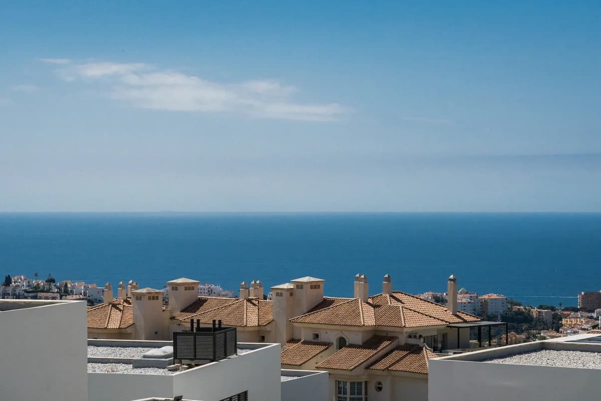 3 Bedroom Semi-Detached House for Sale in Riviera del Sol, Málaga - Image 8