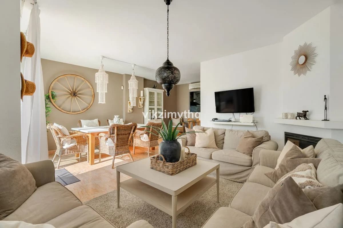 3 Bedroom Townhouse for Sale in La Cala de Mijas, Málaga - Image 4