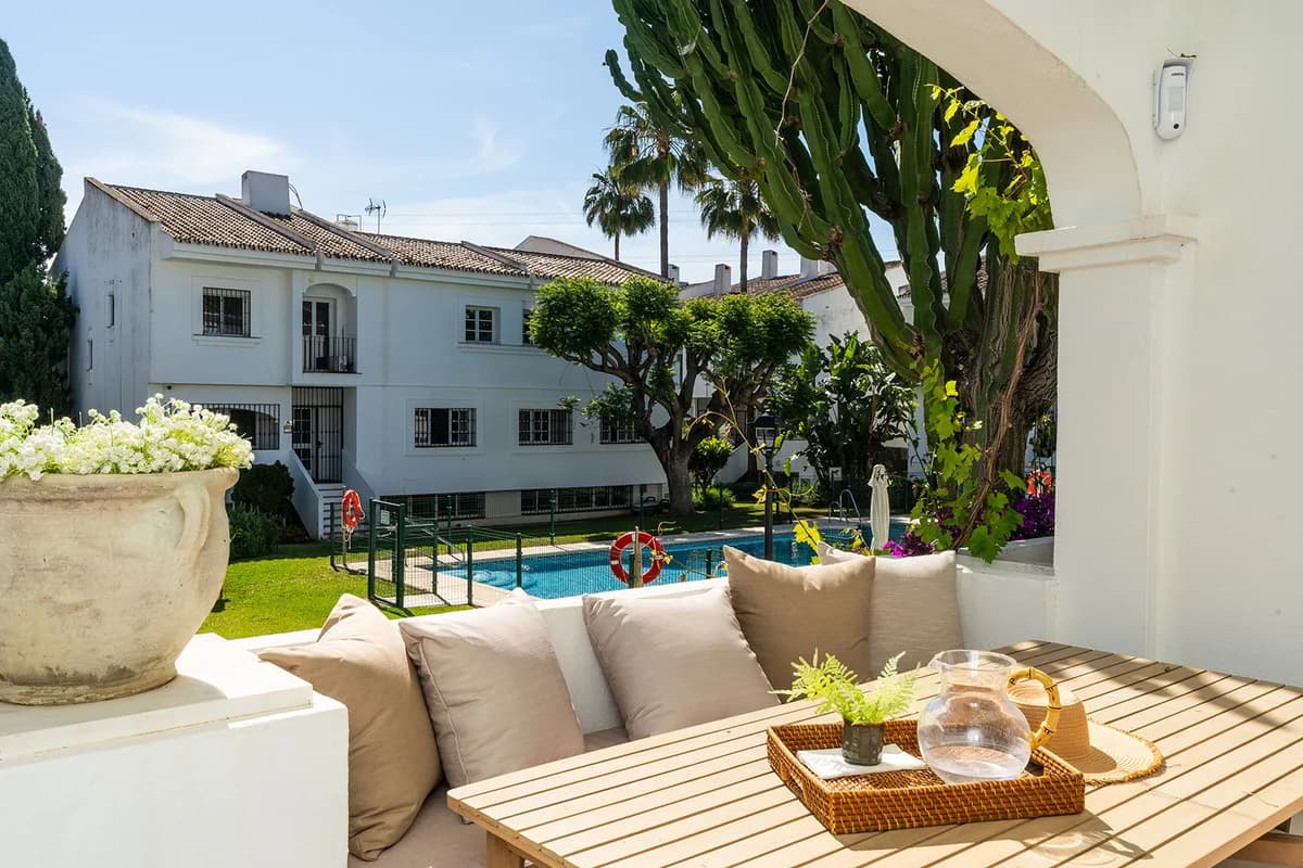 4 Bedroom Townhouse for Sale in Nueva Andalucía, Málaga - Image 3