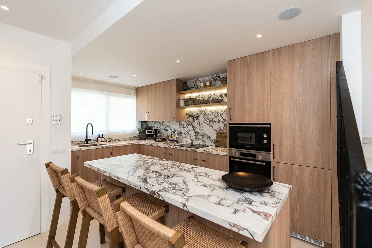 4 Bedroom Townhouse for Sale in Nueva Andalucía, Málaga - Image 4