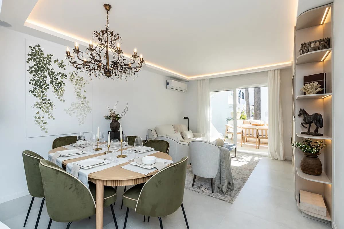 4 Bedroom Townhouse for Sale in Nueva Andalucía, Málaga - Image 7