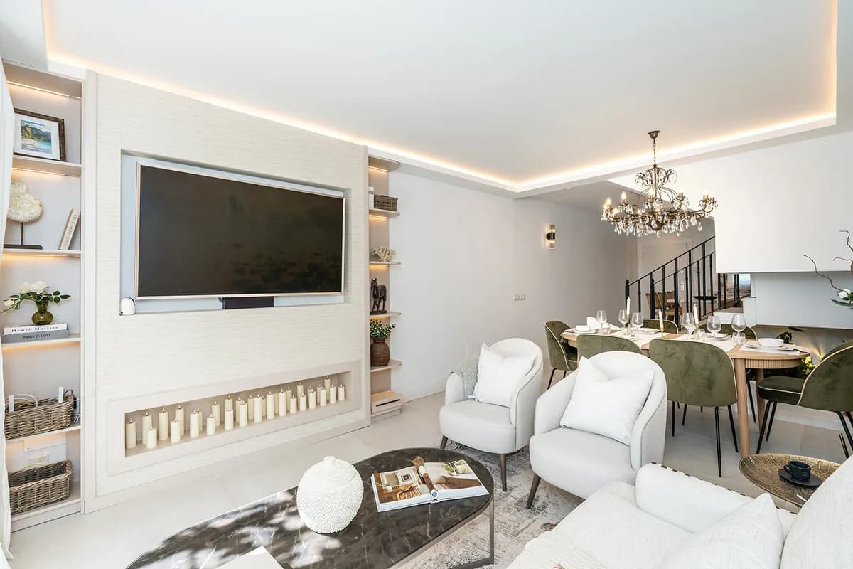 4 Bedroom Townhouse for Sale in Nueva Andalucía, Málaga - Image 8